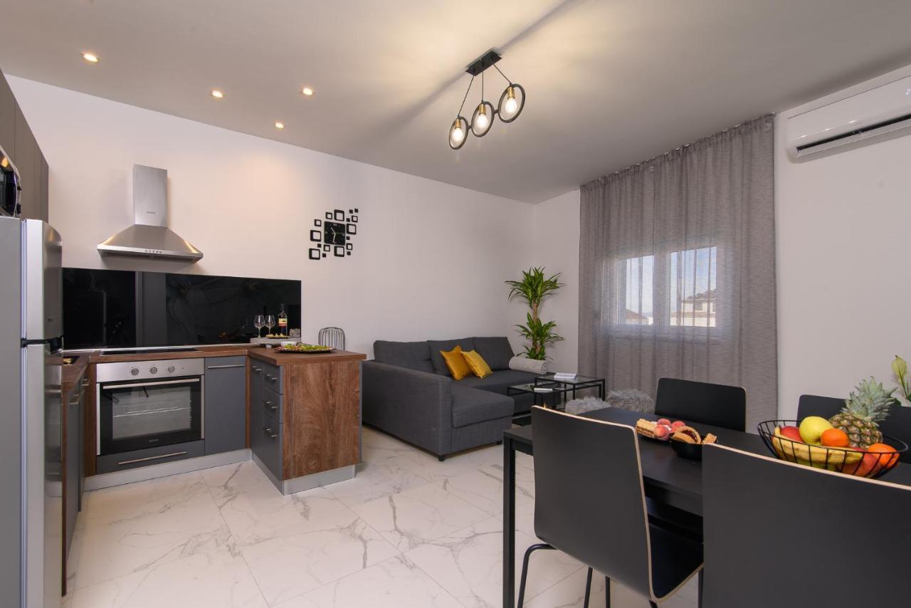 Batinic Apartments Каштела Екстер'єр фото