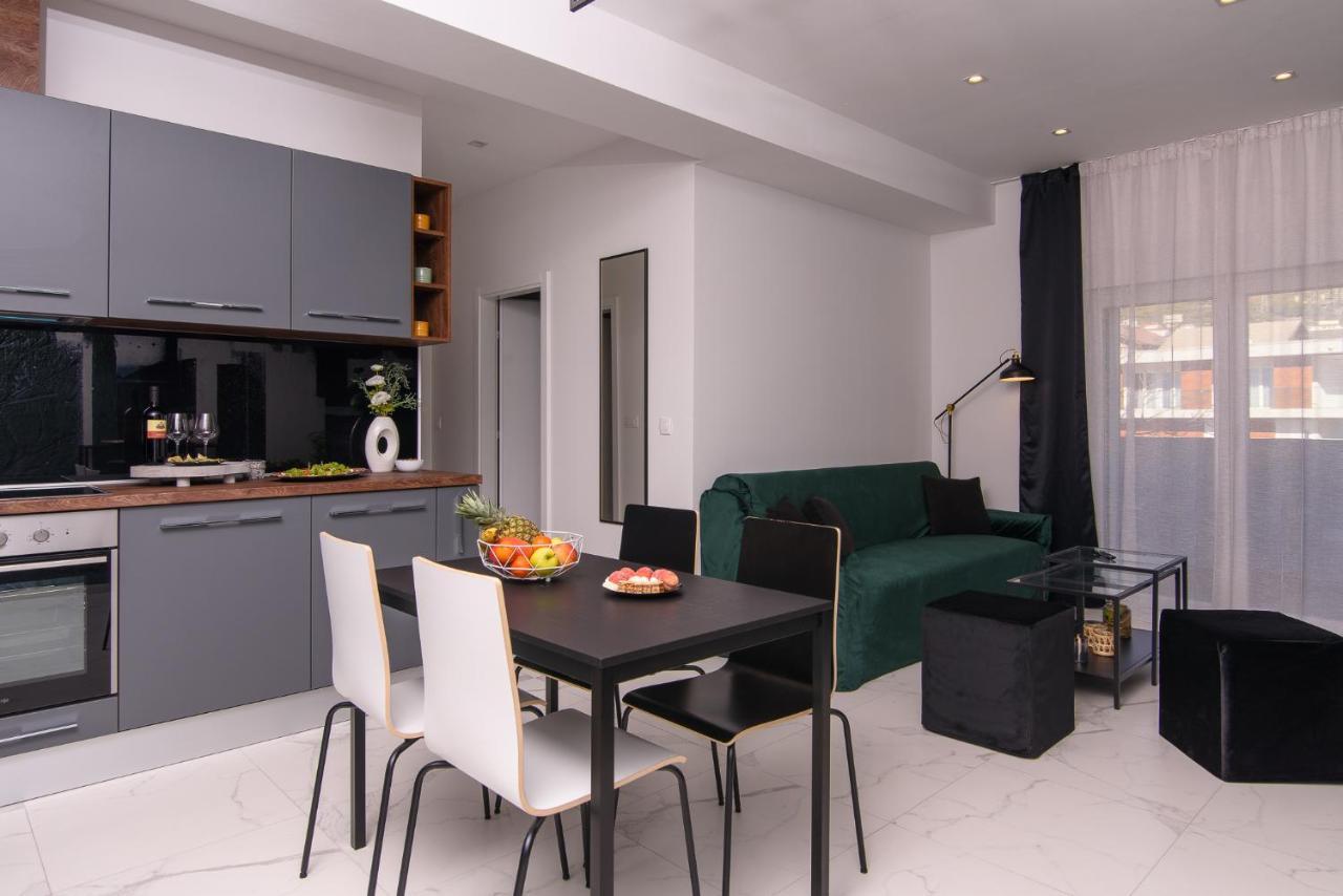 Batinic Apartments Каштела Екстер'єр фото